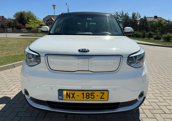 Kia Soul cena 59800 przebieg: 51042, rok produkcji 2017 z Bobolice małe 781